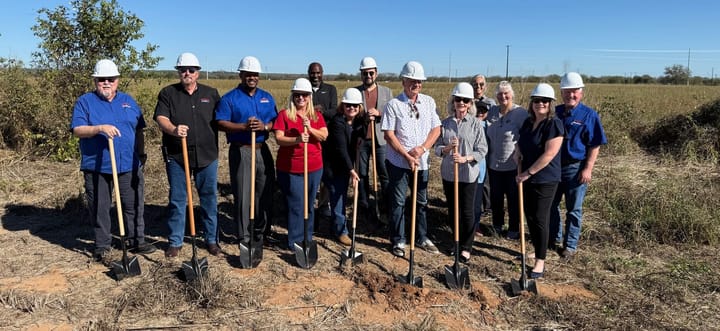 Smithville breaks ground on Tractor Supply